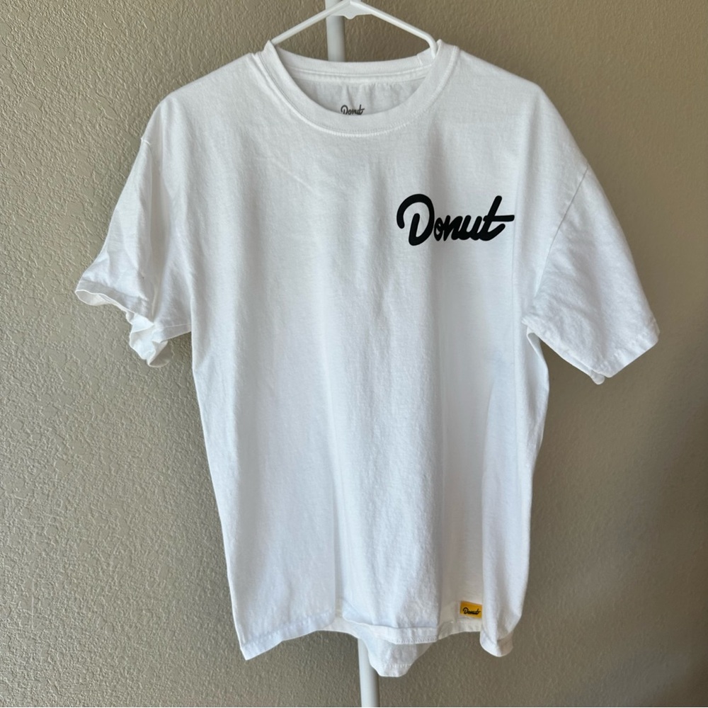 Donut white short sleeve t shirt size large